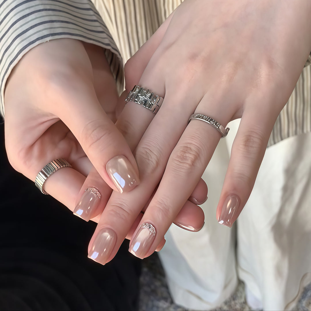Artificials nails with precious shimmering accents Stornfield