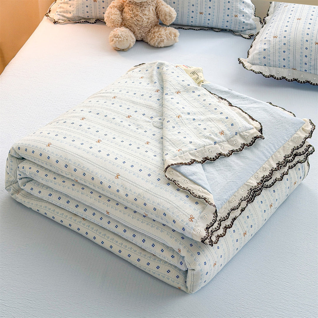 Flower Patterned Quilted Bedspread Set
