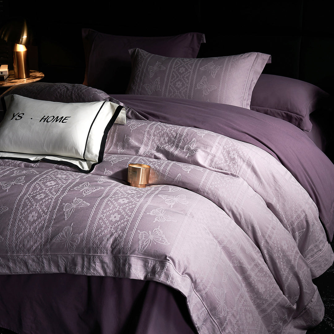Luxurious cotton satin bed linen set with jacquard structure