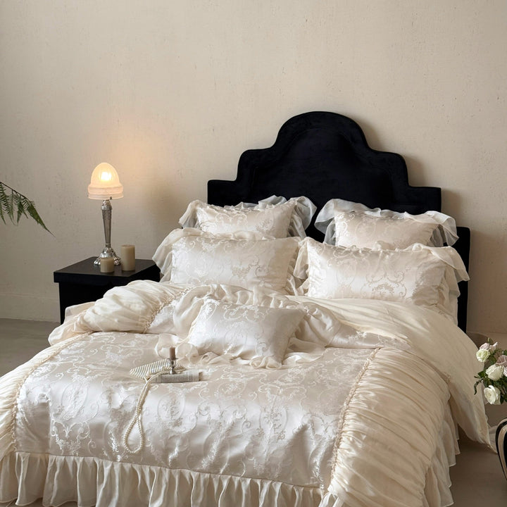 Luxurious Jacquard Satin Bedding Set with Ruffle Edges and Pillowcases