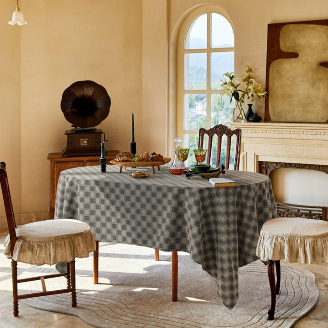 Tablecloth made of cotton-linen with delicate stripe woven pattern