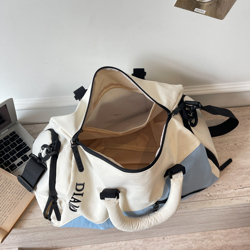 Sporty travel bag with various compartments and durable material Stornfield