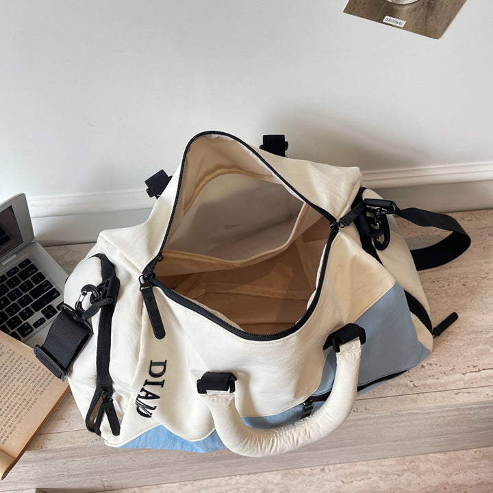 Sporty travel bag with various compartments and durable material Stornfield