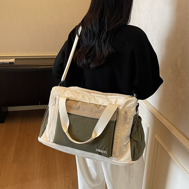 Versatile Outdoor Weekend Duffle Bag