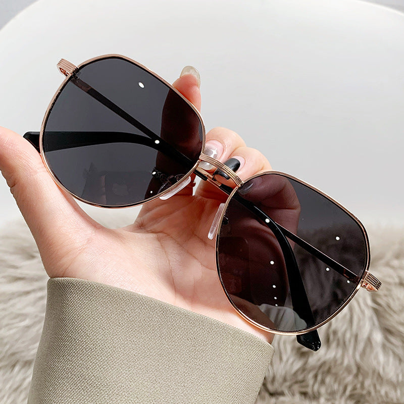 Ladies cat-eye sunglasses with elegant metal frame Stornfield