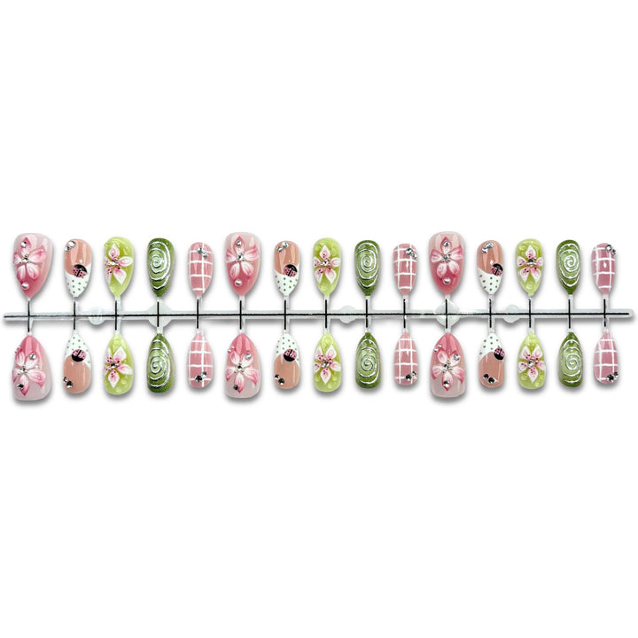 Decorative Floral Nail Art Press-On Set 1790746157