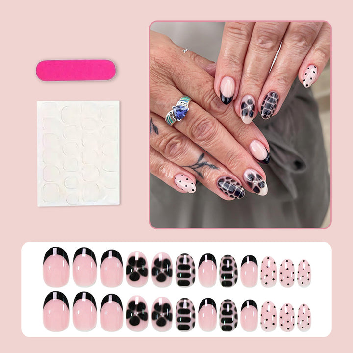 Artificial nail set with modern graphic design and elegant accents Stornfield