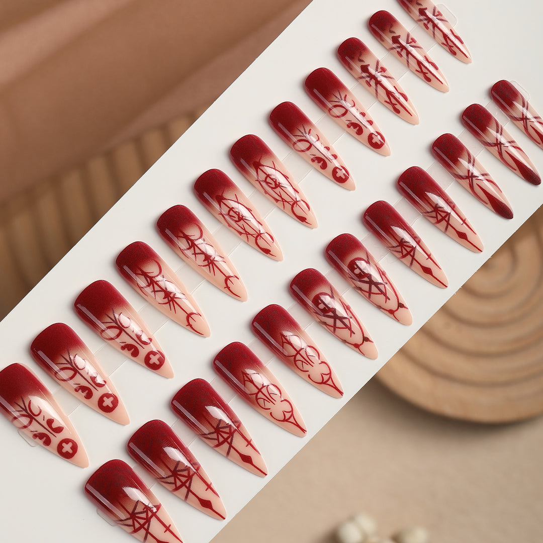 Artificial nail set with elegant, geometric designs Stornfield
