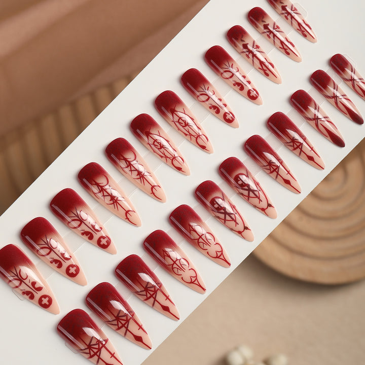 Artificial nail set with elegant, geometric designs Stornfield