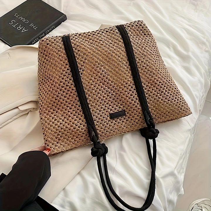 Spacious basket bag with black accents Stornfield