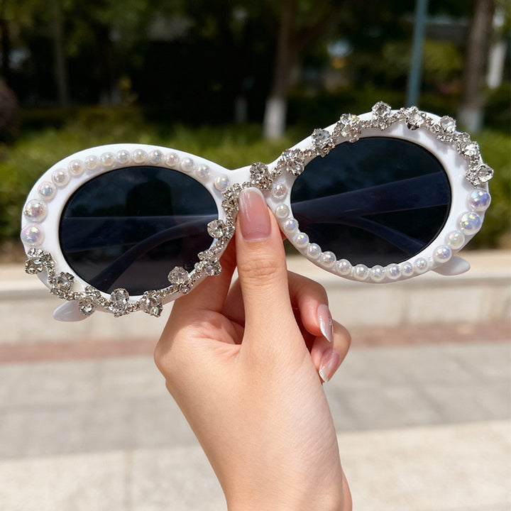 Elegant Pearl-Embellished Cat-Eye Sunglasses Stornfield