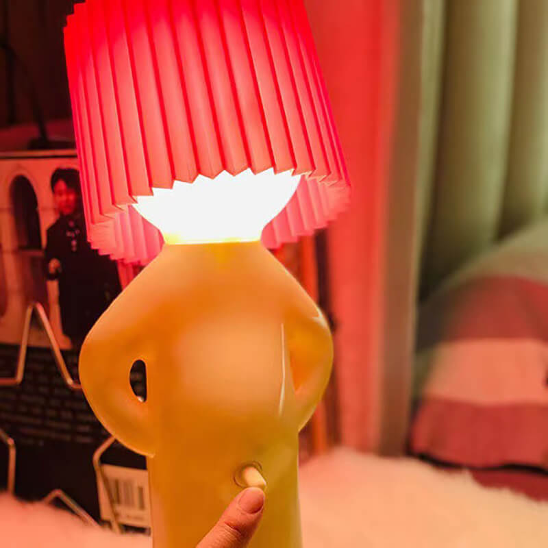 Stornfield | Petite lampe de table garçon désordonné