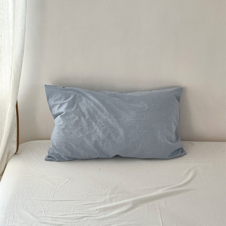 Cushion cover made of soft cotton percale with hidden zipper