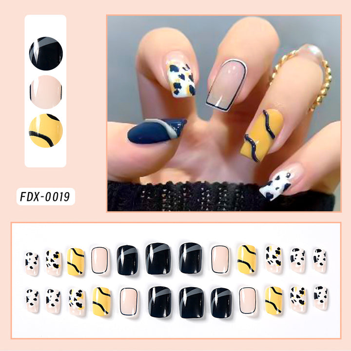 Decorative Nail Art Press-On Set Stornfield