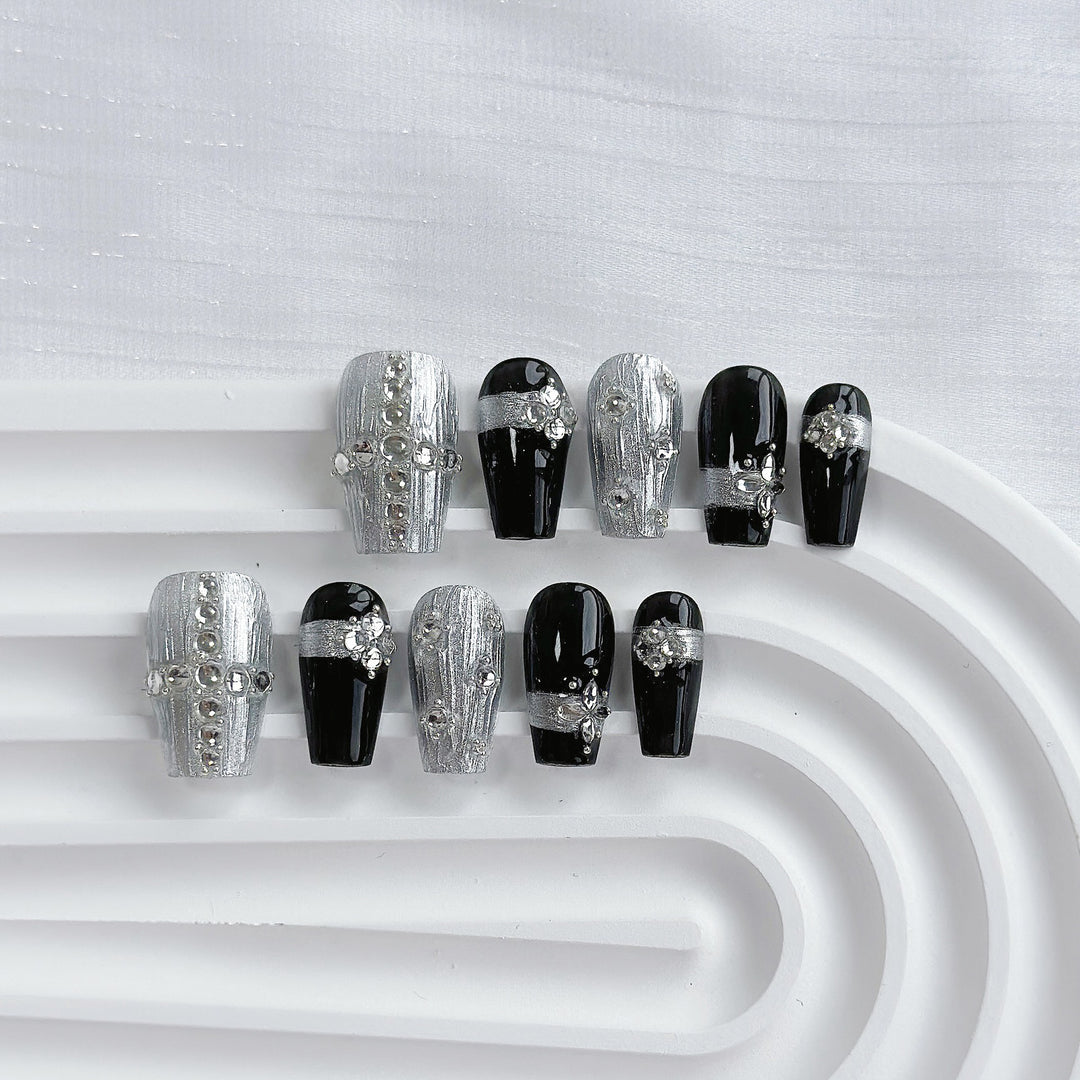 Decorative Press-On Nail Art Set with Luxurious Silver and Black Embellishments