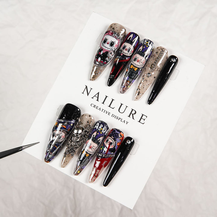 Artistic Character-Themed Press-On Nails
