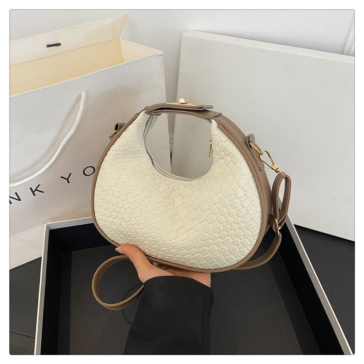 WoTextured Leather Hobo Bag Stornfield