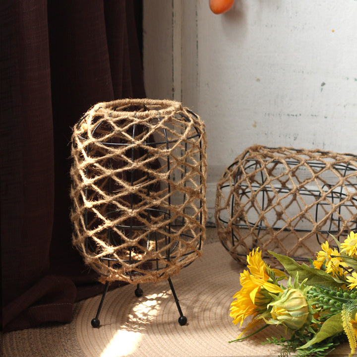 Decorative plant container with tripod Stornfield