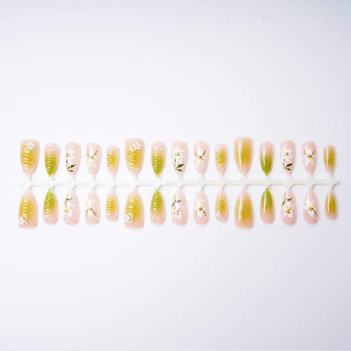 Extravagant Art Nails Stornfield