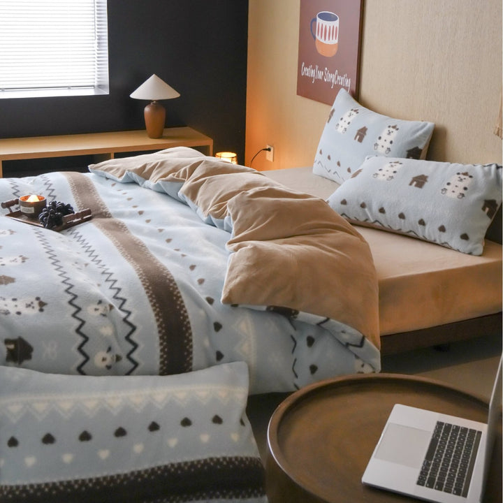 Microfiber fleece bedding set with reversible function and winter Norwegian & sheep pattern