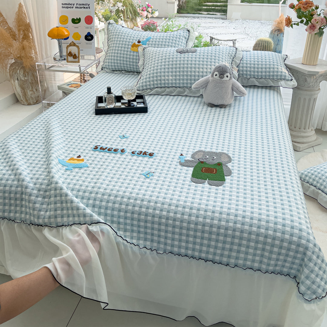 Women's cuddly blanket with playful panda motif and high-quality cotton surface Stornfield