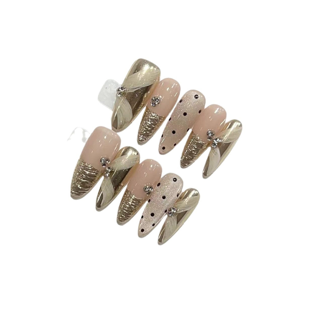 Luxury Press-On Nail Art Set with Elegant Metallic Accents Stornfield