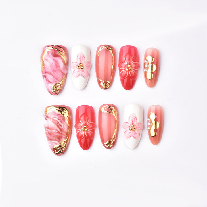 Artful nail tips with a floral touch Stornfield