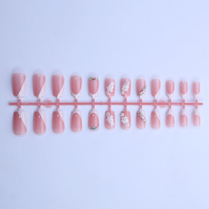 Elegant Floral-Embellished Press-On Nail Art Set Stornfield