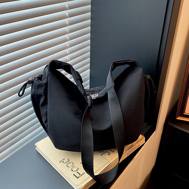 Relaxed Sling Bag Stornfield