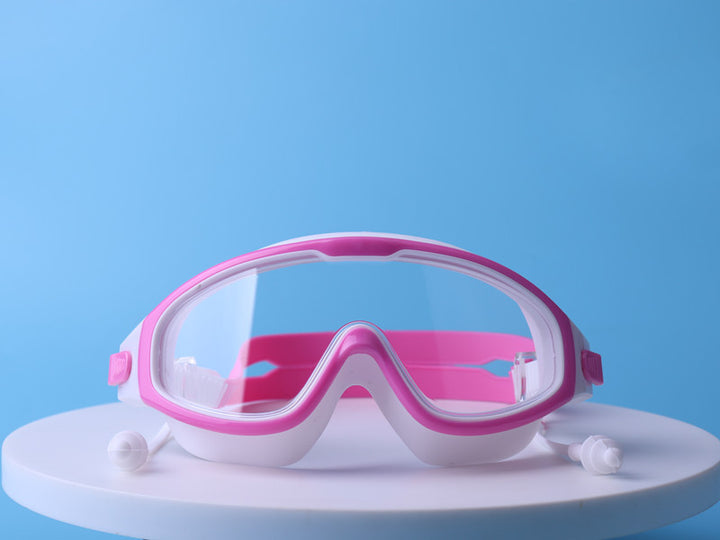 Swimming mask with ergonomic fit and clear view Stornfield
