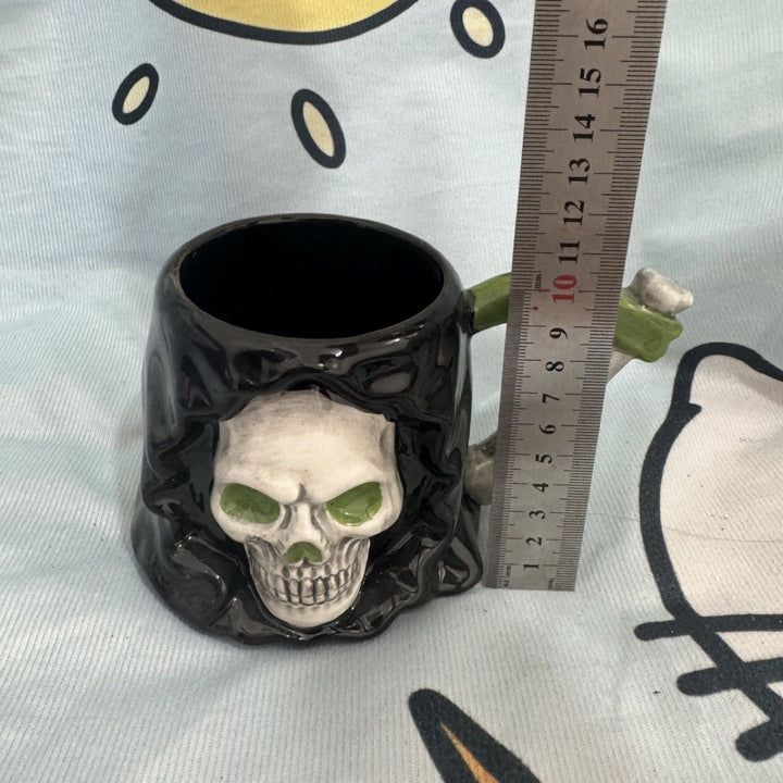 Creepy Skull Mug Stornfield