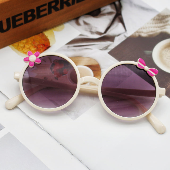 Ladies sunglasses with playful floral accents Stornfield