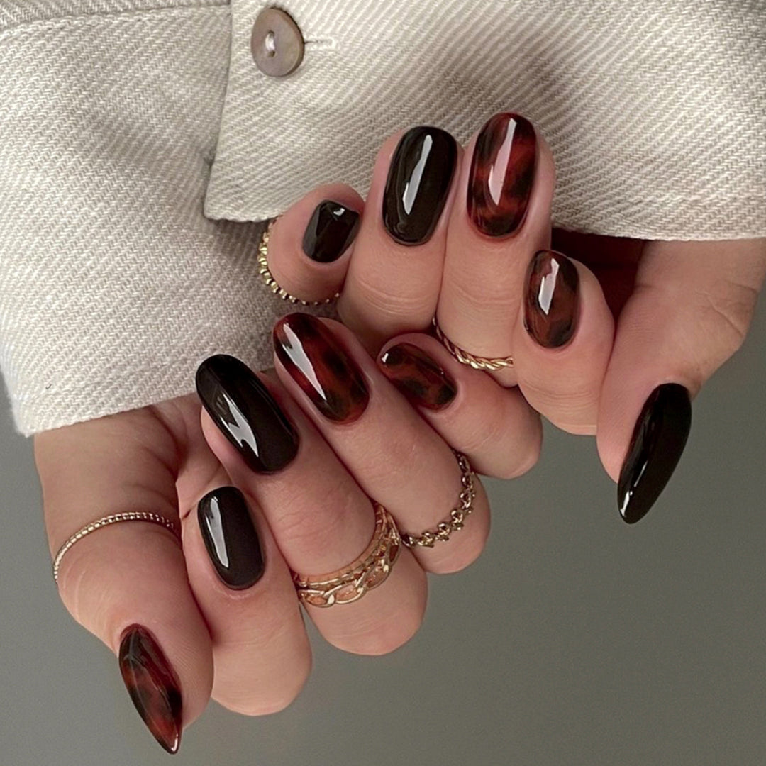 Glamorous artificial nails with glossy finish Stornfield