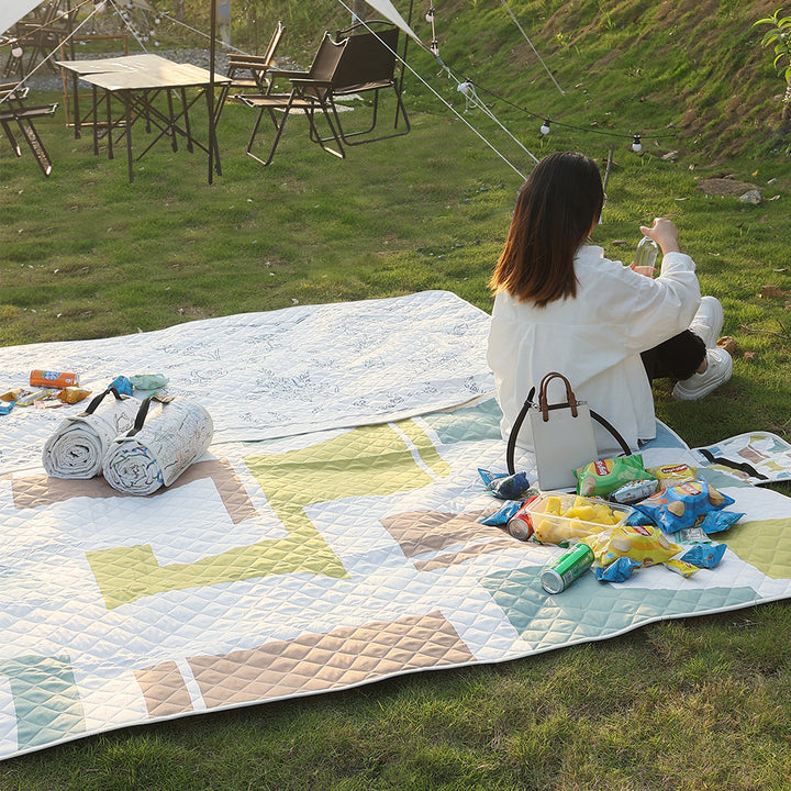 Quilted bedspread with large floral appliqué and diamond quilted relief Stornfield