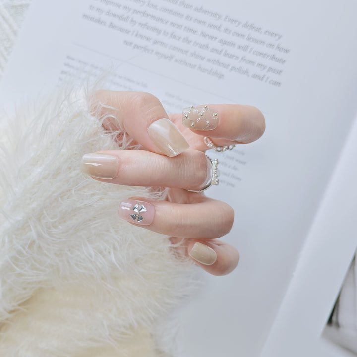Elegant French Tip Press-On Nails Stornfield