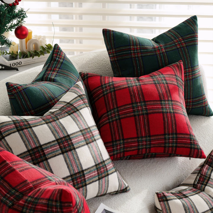 Cozy pillow in check pattern