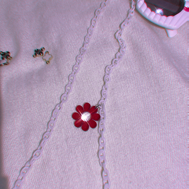 Fashionable chain strap with flower-shaped pendant Stornfield