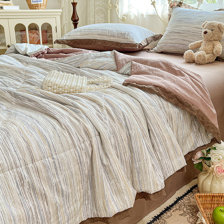 Floral Patterned Quilt Set