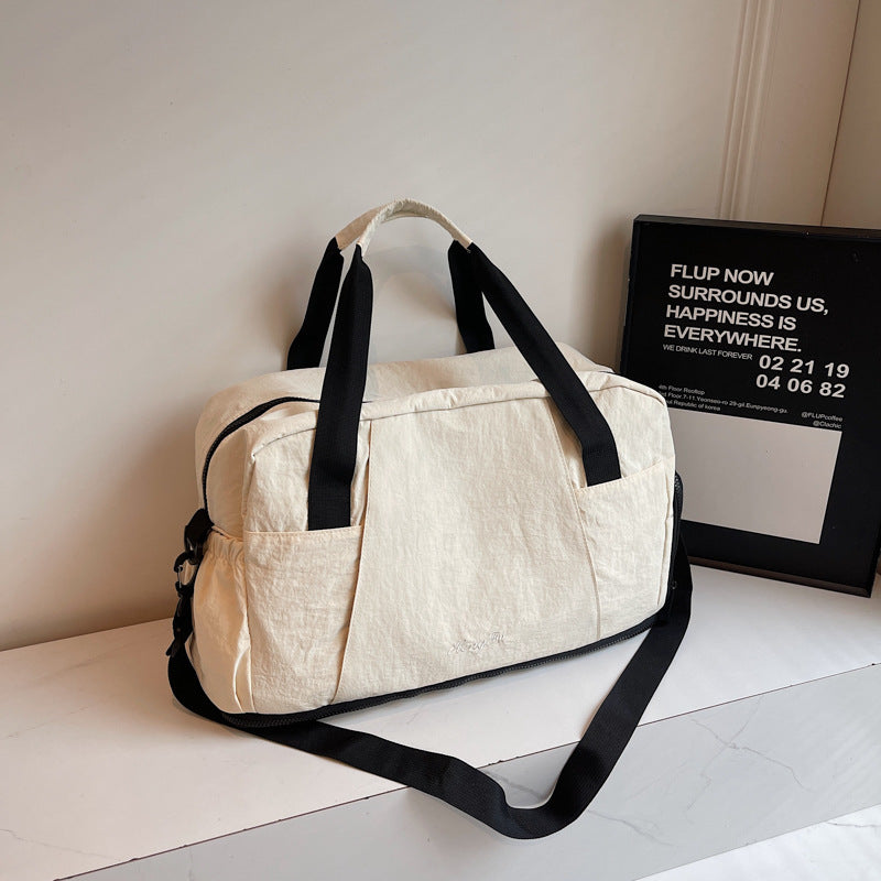 Sporty travel bag with innovative storage Stornfield
