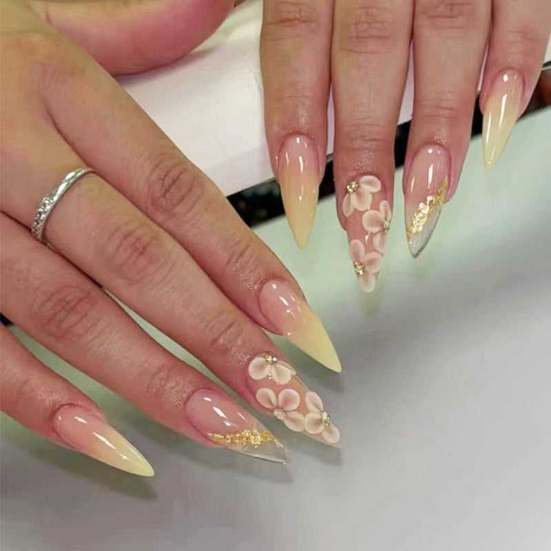 Artificial nail set with filigree flower decorations and elegant shine Stornfield