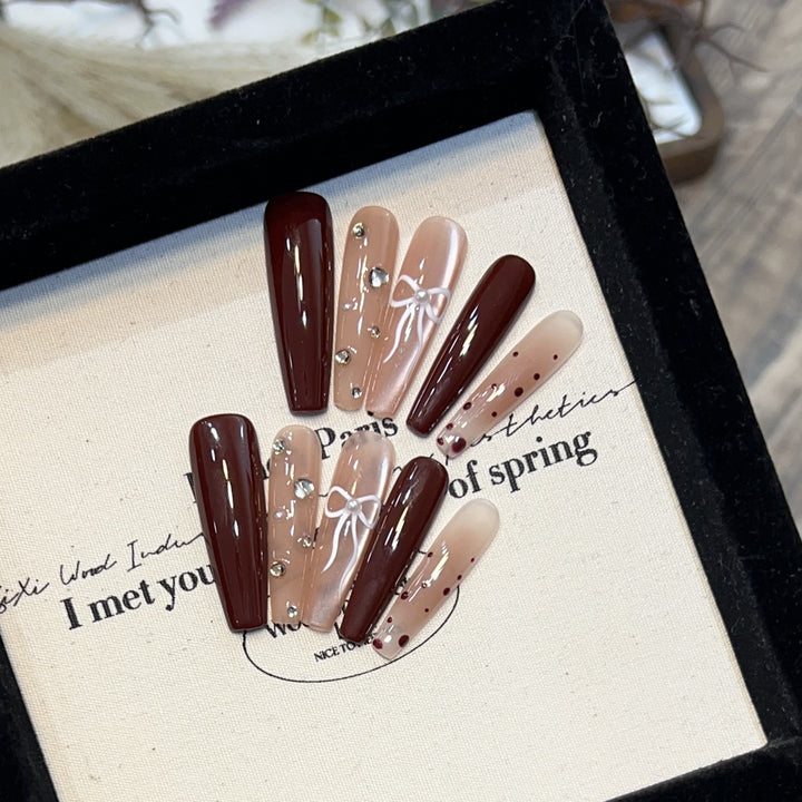Elegant Decorative Press-On Nail Set