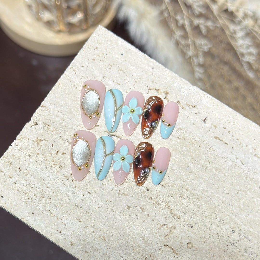Fashionable Press-On Nails