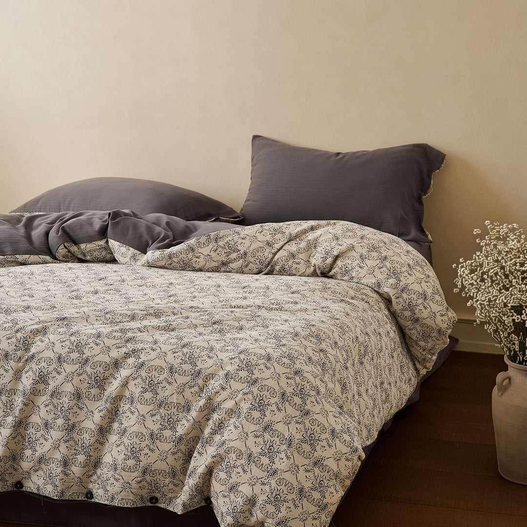 Reversible Cotton Duvet Cover Set with Vintage Micro-Print and Solid Sateen Back