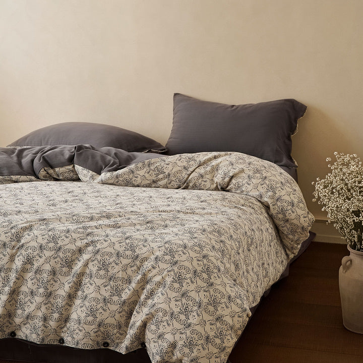 Reversible Cotton Duvet Cover Set with Vintage Micro-Print and Solid Sateen Back