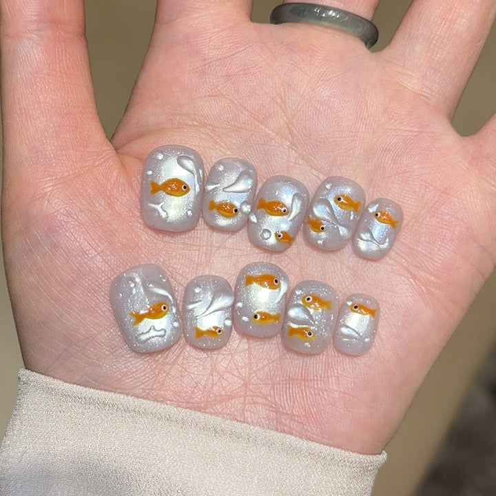 Artificial nails with goldfish design Stornfield
