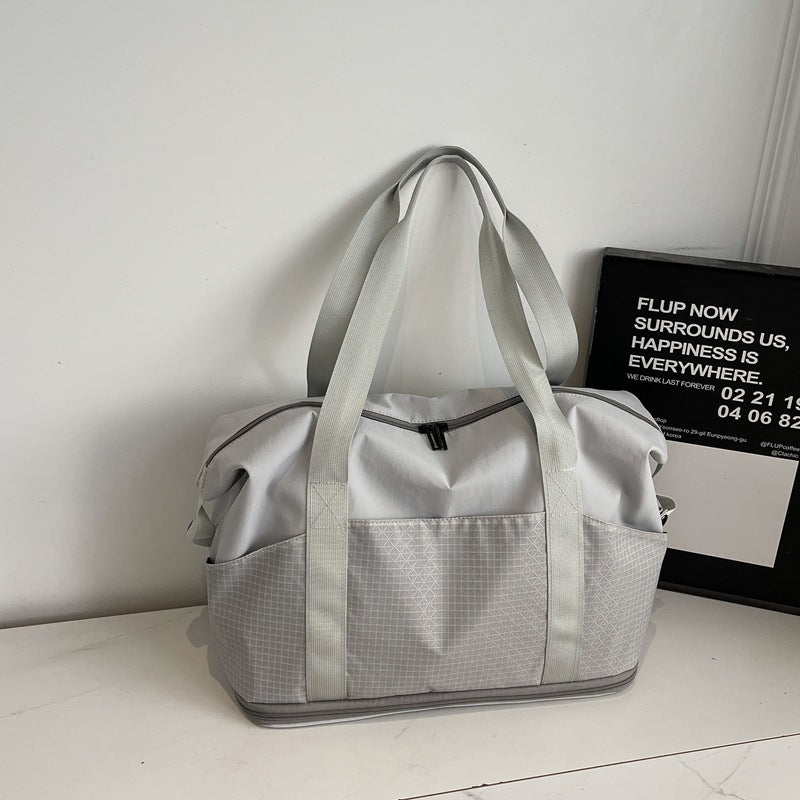 Multifunctional sports and travel bag with innovative compartment arrangement Stornfield