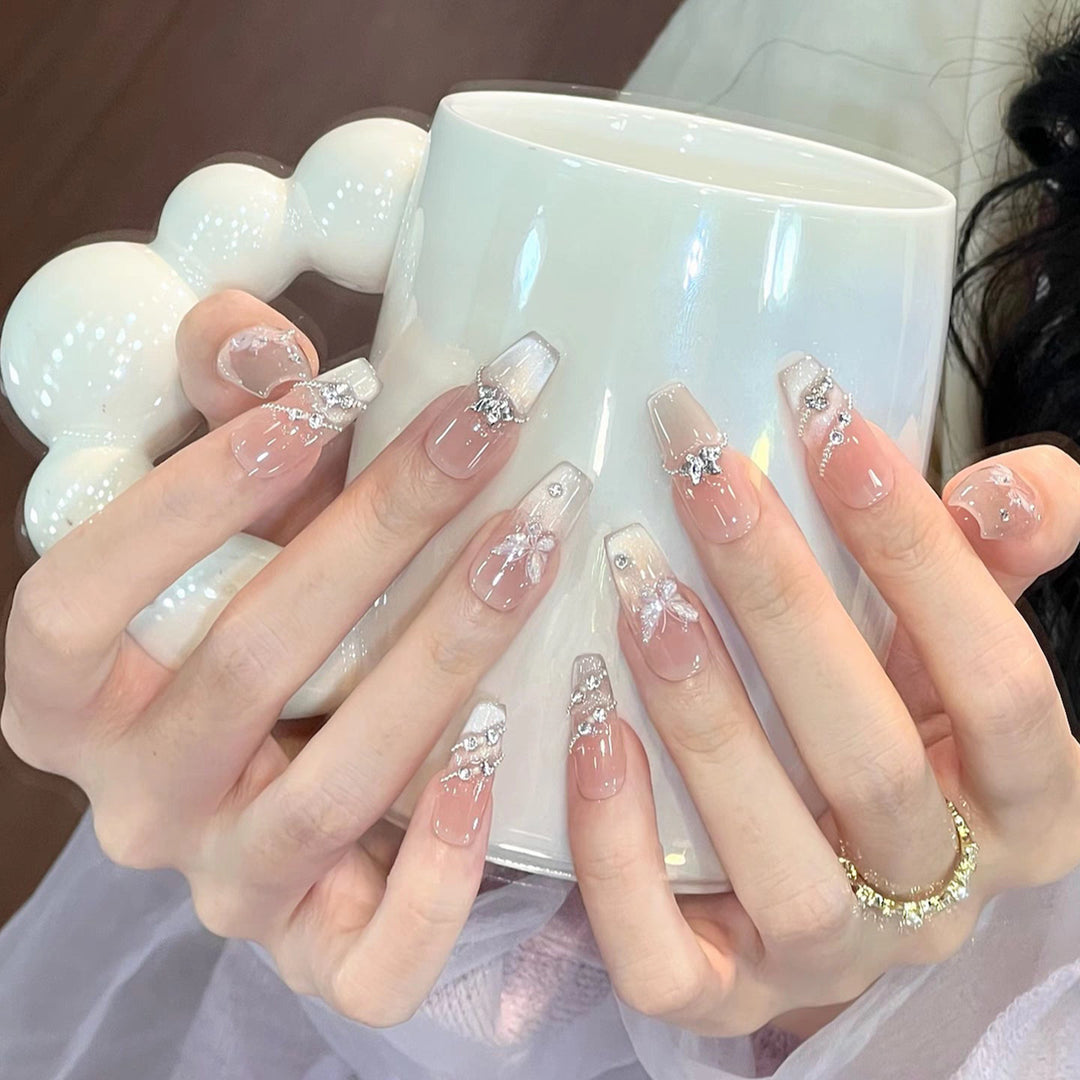 Artistic Press-On Nail Art Set with Decorative Floral and Gemstone Accents Stornfield