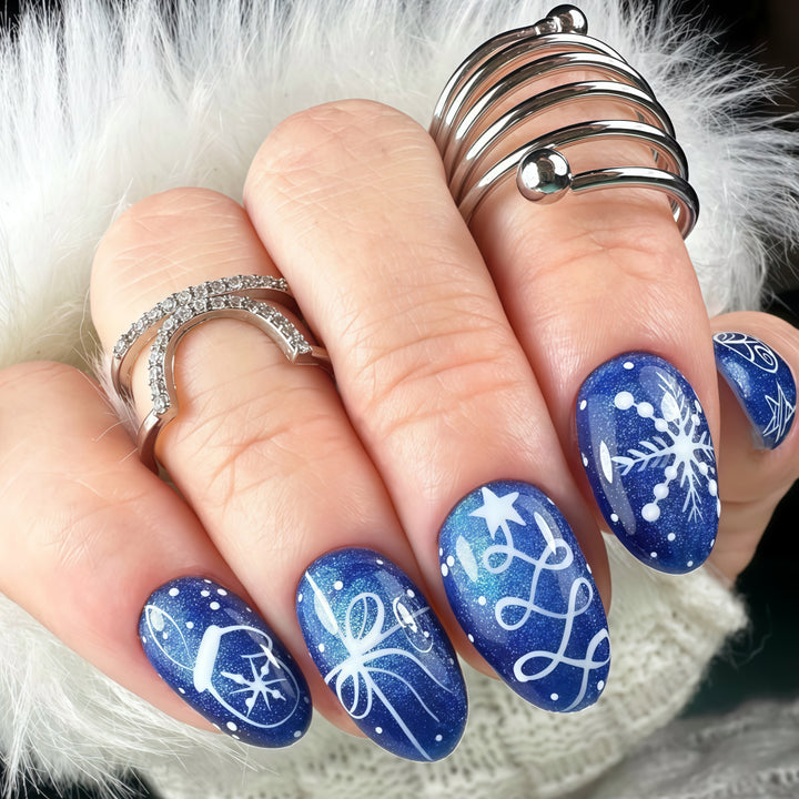 Artificial nails with festive winter design Stornfield