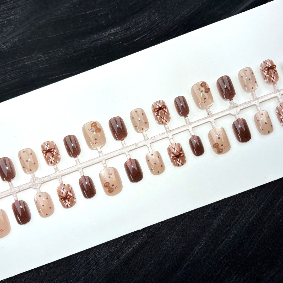 Elegant Polka Dot and Lace Press-On Nail Set
