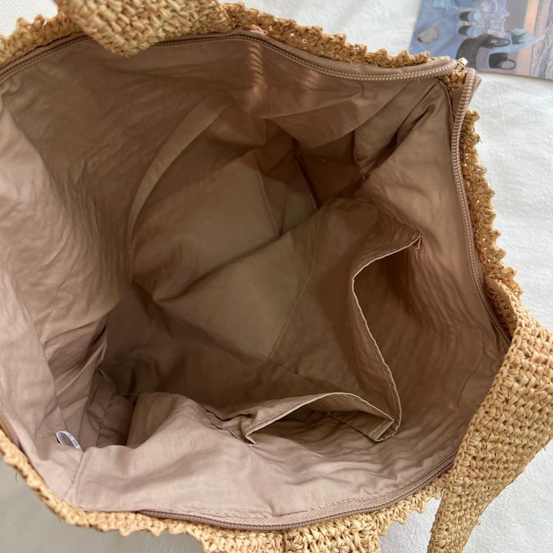 Handmade straw bag with floral details Stornfield
